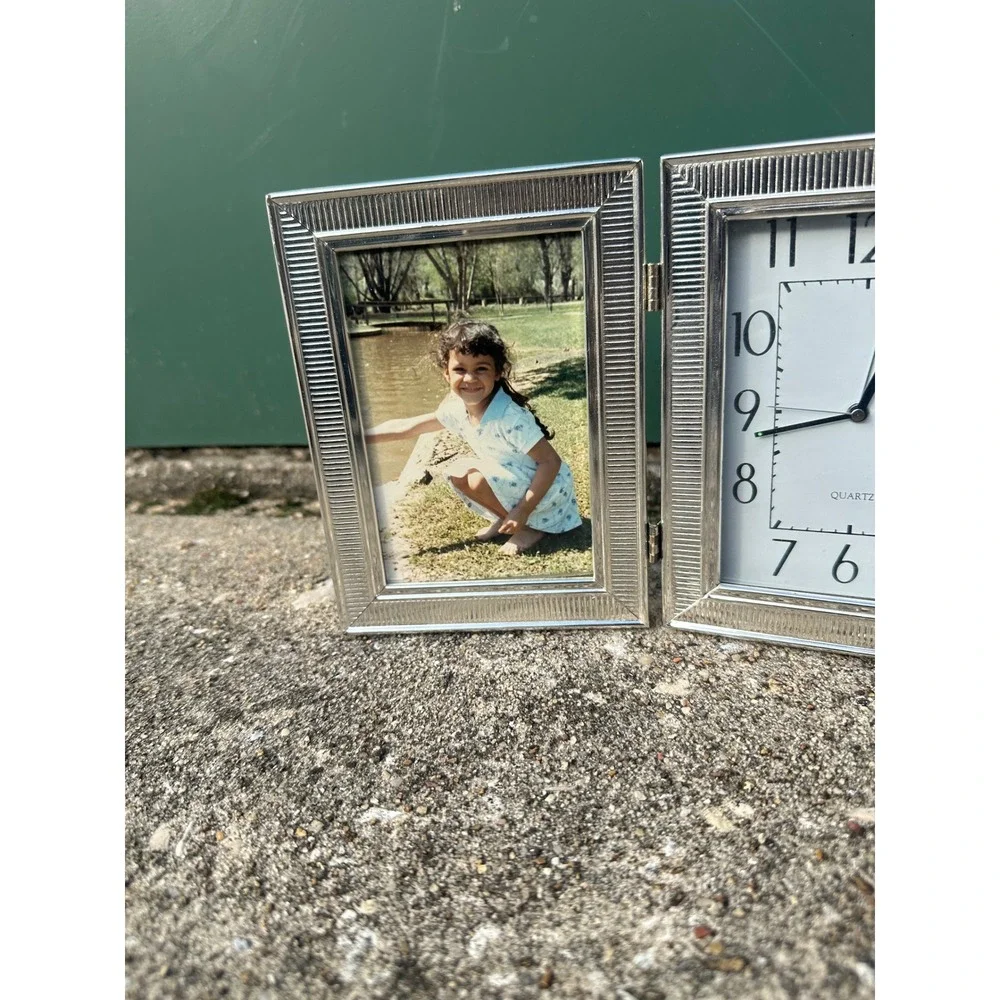 Vintage Silver Tone Double Photo Frame and Quartz Clock‎ Tabletop Decor